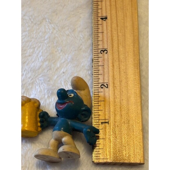 Antique 1975 Schleich Beer Mug Vinyl Smurf Figure - Picture 4 of 4
